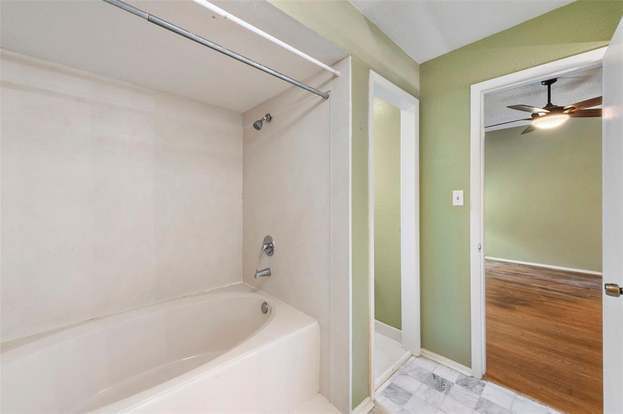 Building Photo - 14947 Heritage Wood Dr