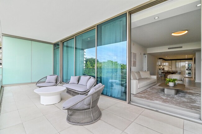 Building Photo - 10203 Collins Ave