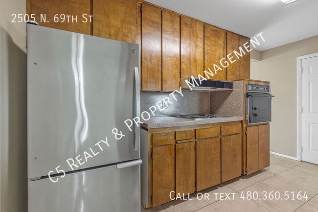 Building Photo - 2505 N 69th St
