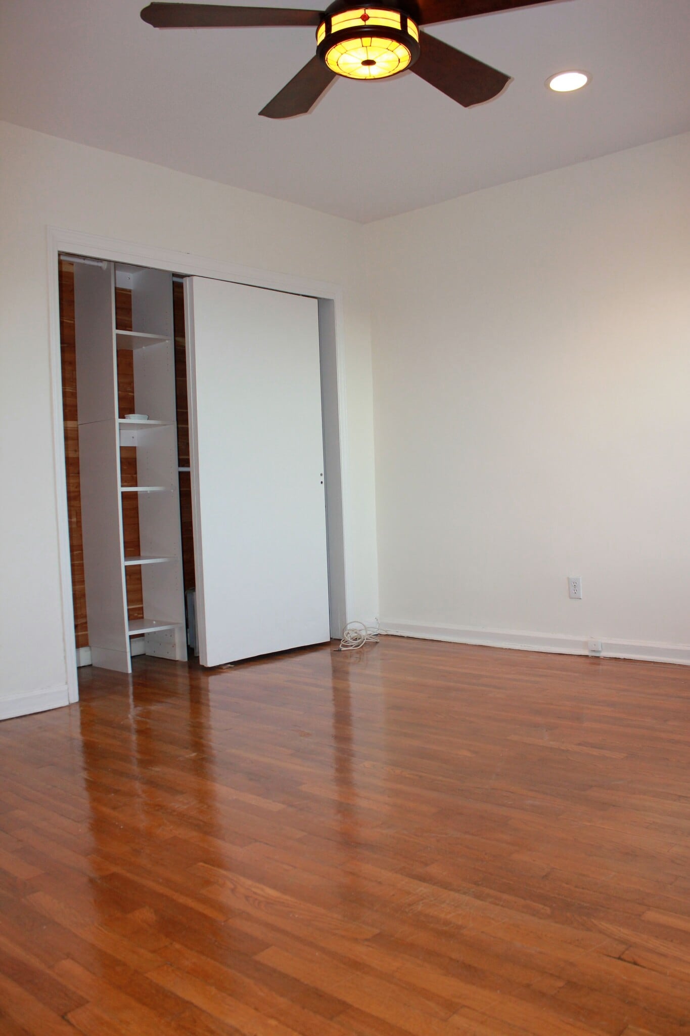 Building Photo - 180 E Hartsdale Ave