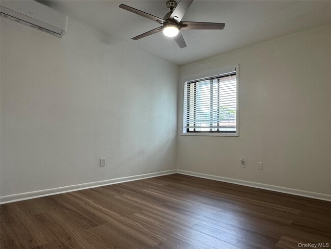 Building Photo - 6 Charlotte Mews