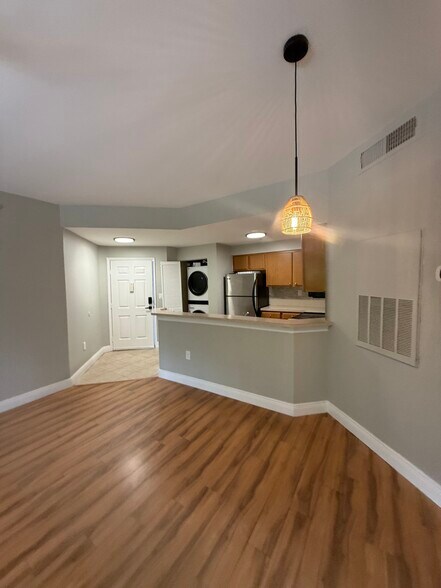 Building Photo - 2445 SW 18th Ter