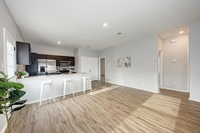 Building Photo - 129 Vulcan Dr