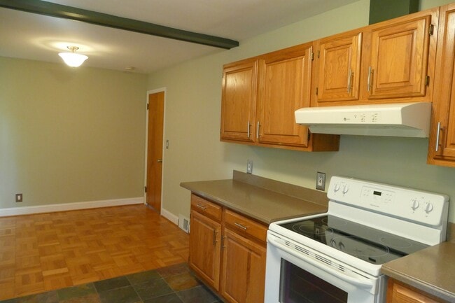 Building Photo - Royal Oak Two Bedroom / One Bathroom Brick Ranch on Large Fenced Lot