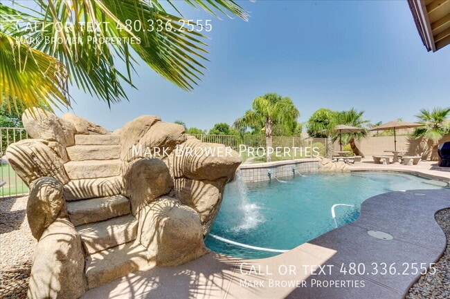 Building Photo - 3732 S Halsted Dr