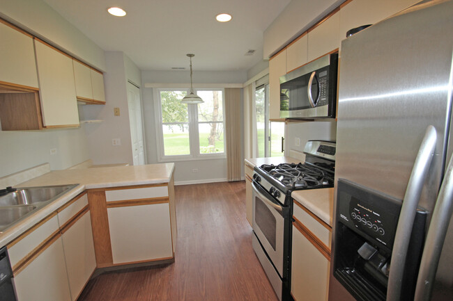Building Photo - 1218 N Streamwood Ln