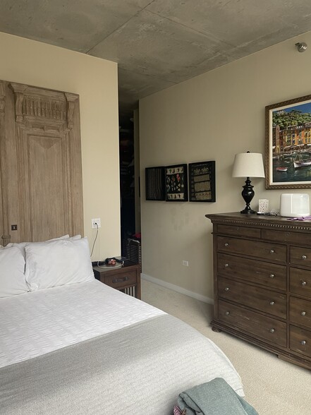 Master Bedroom - 235 W Van Buren St