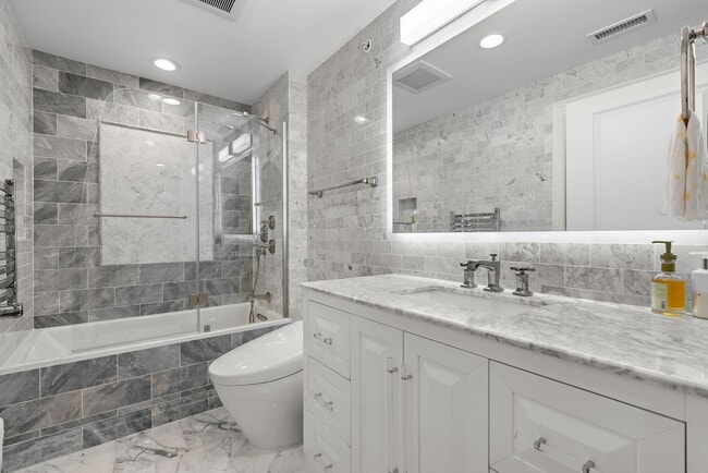Building Photo - 33 Regency Pl