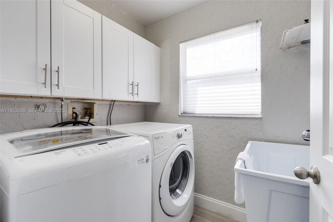 Building Photo - 11115 Boca Woods Ln