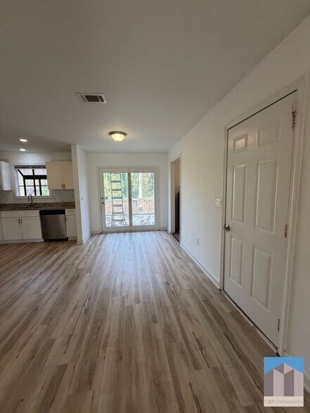 Building Photo - 2467 Verner Rd