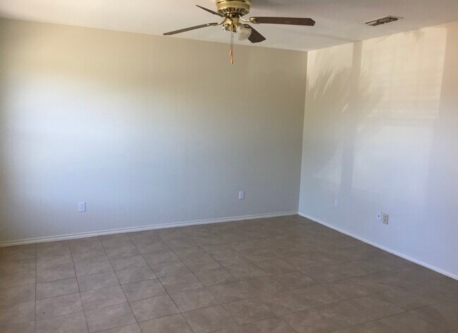 Building Photo - 141 Las Palmas St