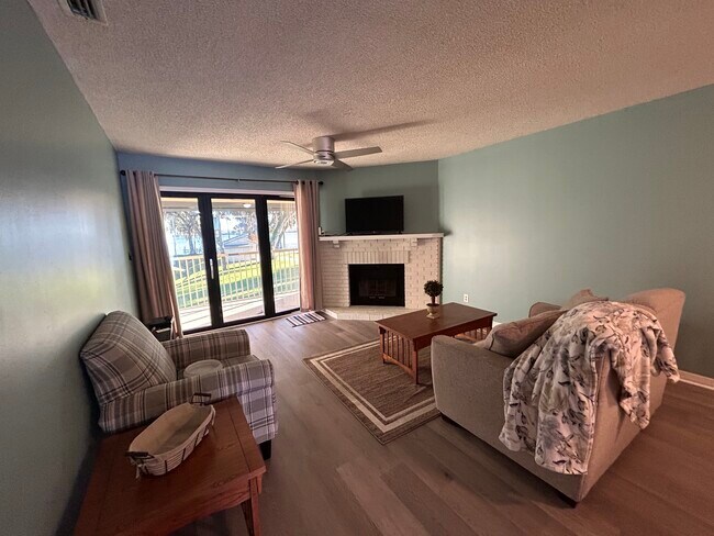 Building Photo - 222 Hiawatha Ct