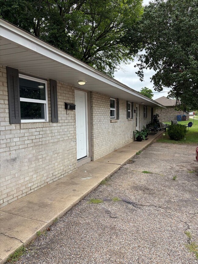 Building Photo - Bermudez - 2801 (CBC)