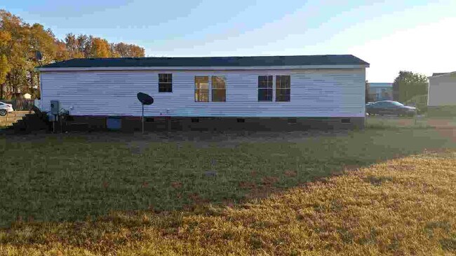 Building Photo - 104 Nandina Pl
