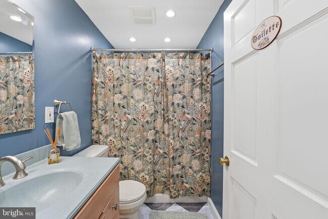 Building Photo - 7001 Arbor Ln