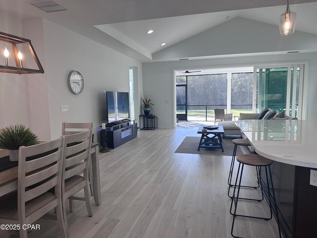 Building Photo - 9259 Paradise Dr