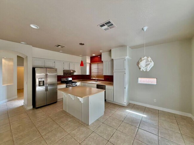 Building Photo - Beautiful and well-maintained two-story home in summerlin