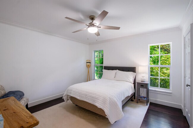 Building Photo - 12327 Quercus Ln