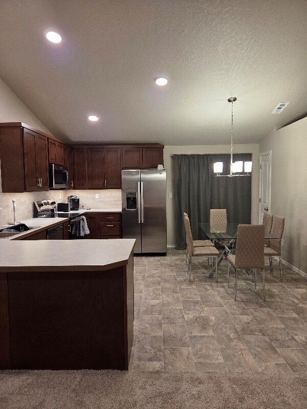 Building Photo - 600 Van Wy