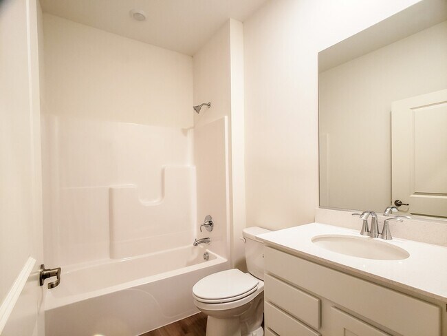 Building Photo - 14347 Clover Ave