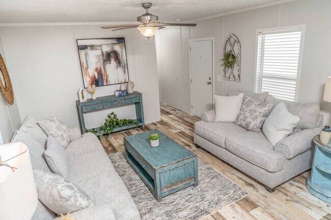 Building Photo - 1548 Delmar Dr