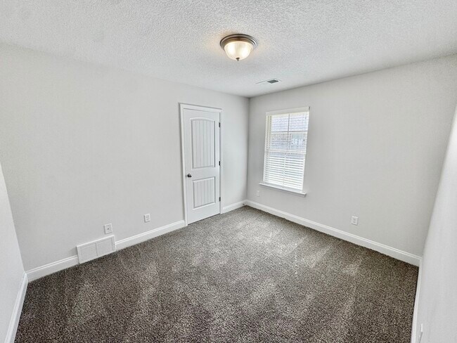 Building Photo - 8437 Grayce Dr