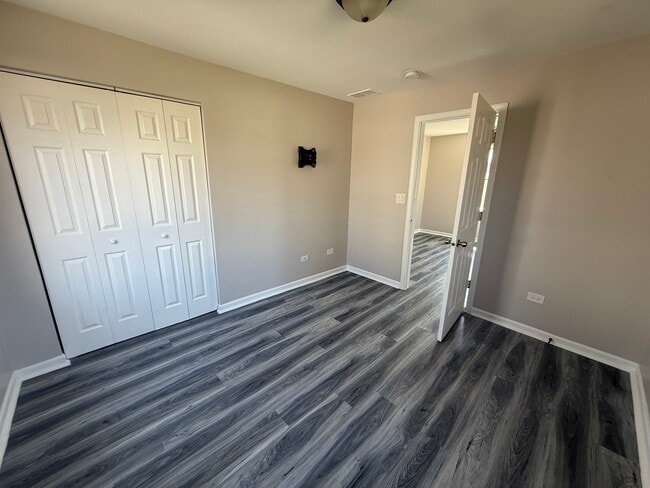 Building Photo - 1504 S Ottawa St