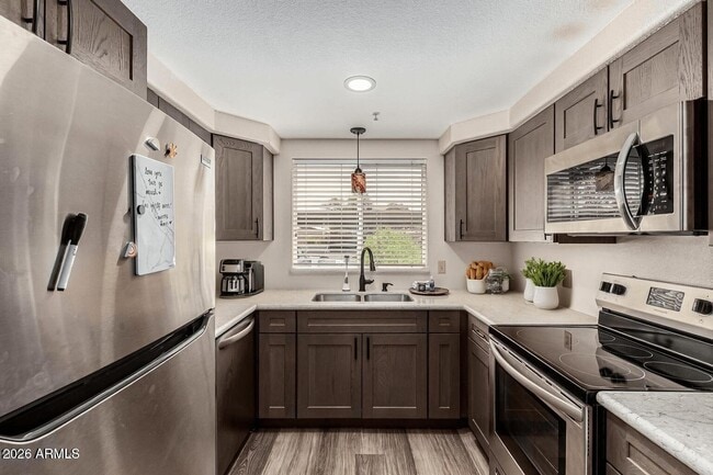 Building Photo - 1825 W Ray Rd