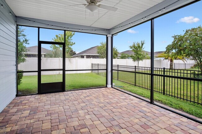 Building Photo - 4 Bedroom Home with Office in Windward Ran...