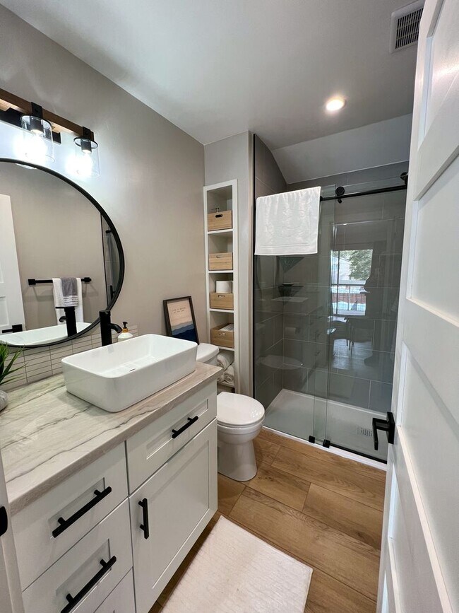 Building Photo - CALL FOR SPECIAL!!!Open for FALL and Winte...