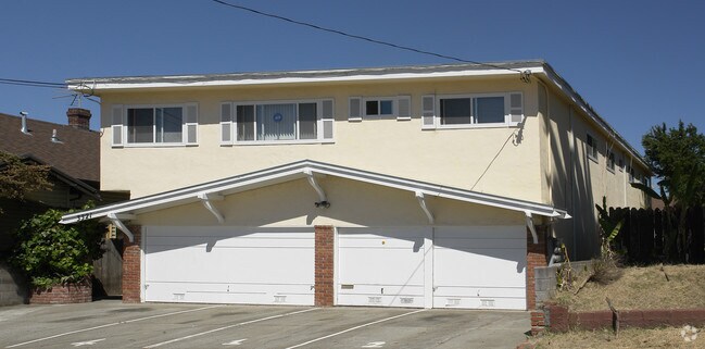 Building Photo - 3321 Laurel Ave