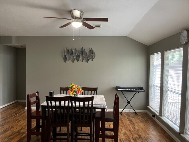 Building Photo - 4918 Sterling Crossing