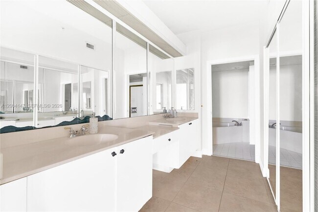 Building Photo - 10730 NW 66th St