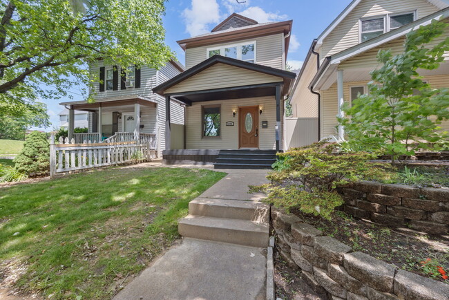 Building Photo - 5385 Reber Pl