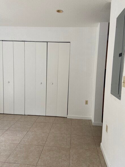 Florida room closet - 812 NW 22nd Pl