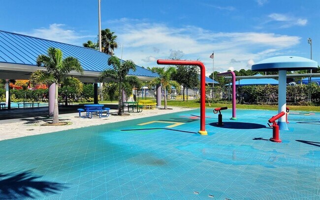 Building Photo - 4140 Central Sarasota Pkwy