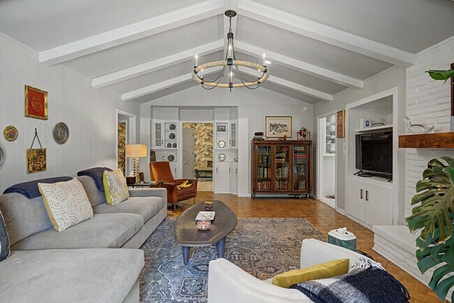 Building Photo - 8311 Juniper Ln