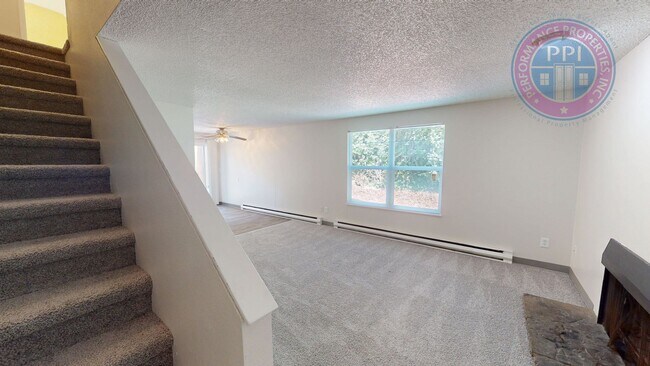 Building Photo - tuf8640