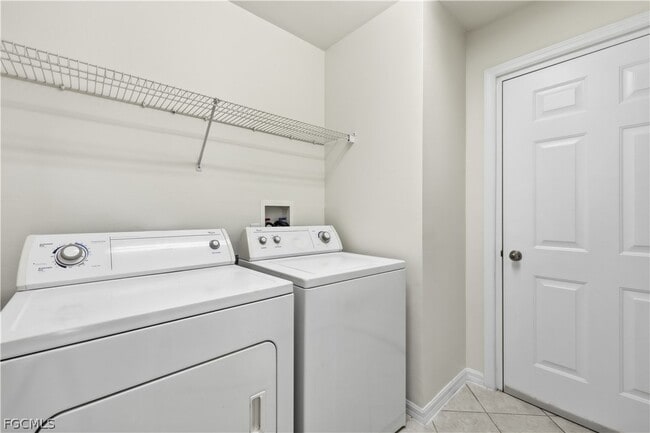 Building Photo - 15190 Royal Windsor Ln