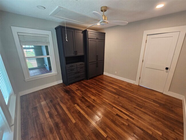 Building Photo - 15 Delmar St