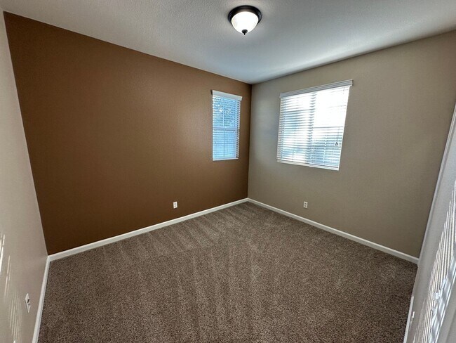 Building Photo - Beautiful 4 Bedroom, 3 Full Bath W/ Office...