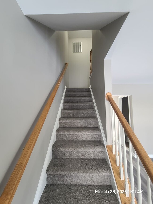 Building Photo - 3 Bedroom Townhome for Rent in Waynesboro