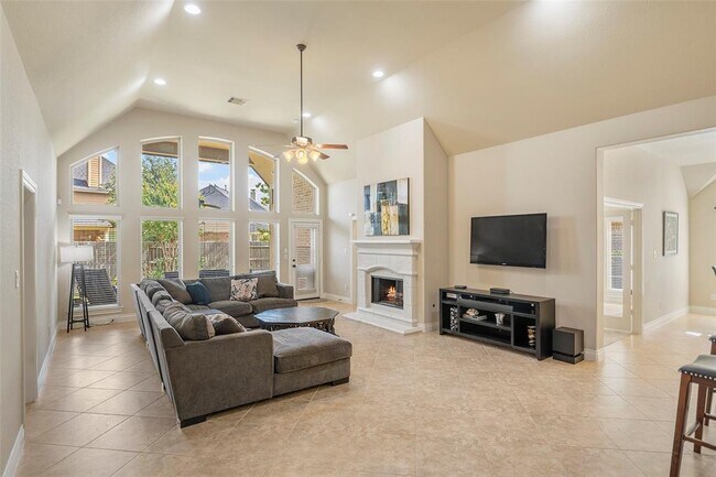 Building Photo - 27930 Colonial Point Dr