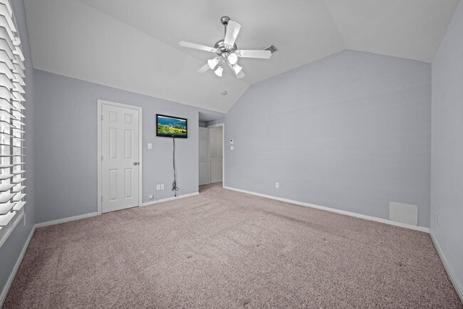 Building Photo - 1523 Cook St