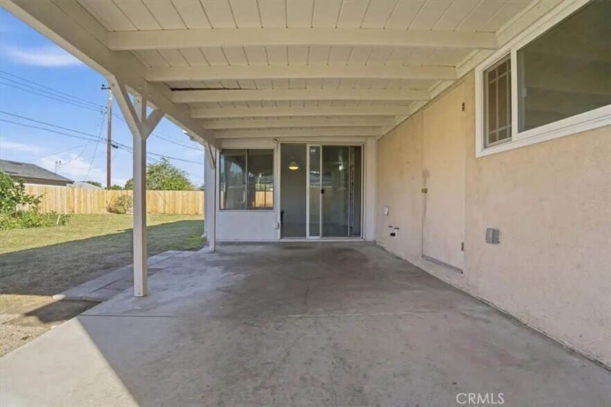 Building Photo - 1573 Casarin Ave