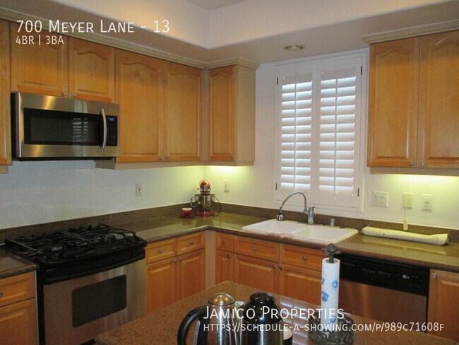 Building Photo - 700 Meyer Ln