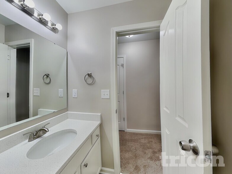 Building Photo - 8600 Old Potters Rd