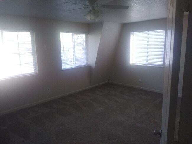 Primary Photo - 2 Bedroom Single Family Home in Loomis-Bring your Animals!