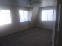 Building Photo - 2 Bedroom Single Family Home in Loomis-Bring your Animals!