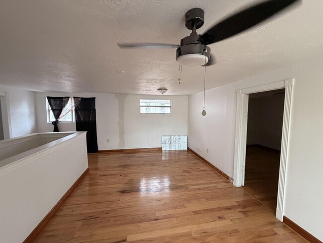 Building Photo - "Charming 1-Bedroom Retreat in Tampa - Cozy 650 Sq. Ft. Home Awaits!"